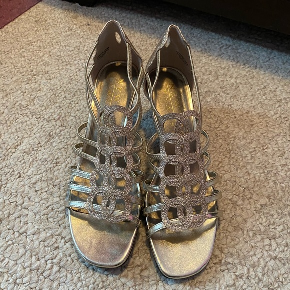 New York Transit gold heels - Picture 5 of 6